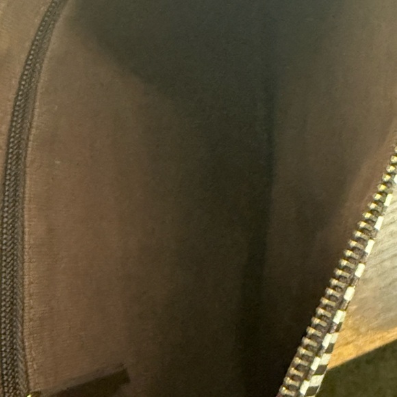 Henri Bendel Black and White Striped pouch - Picture 7 of 7